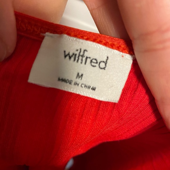 ❗️SOLD❗️WILFRED ARITZIA RED TANK TOP MINT CONDTION - Picture 2 of 4